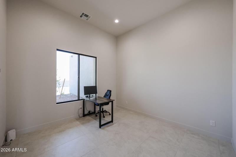 CC5 38 H Office 2
