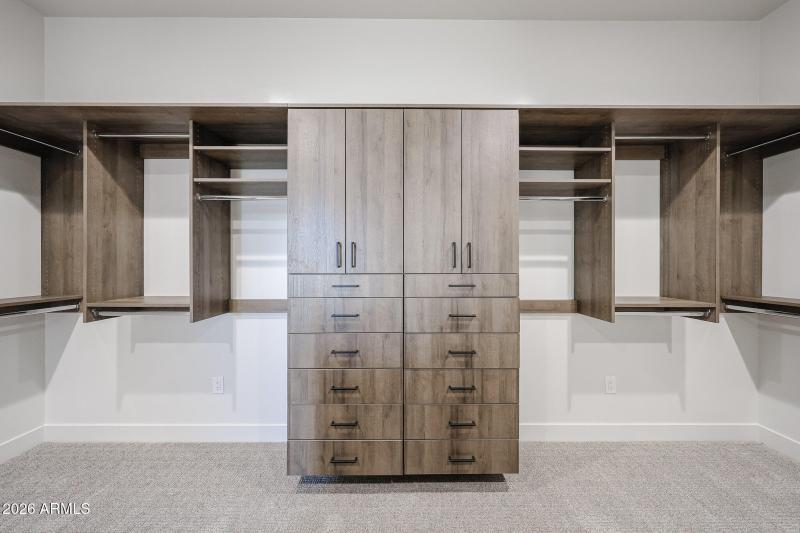 CC5 53 F Owners Closet 4
