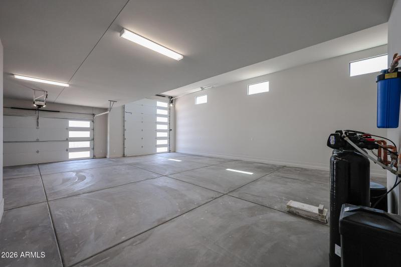CC5 67 B70 3 Car Garage 2