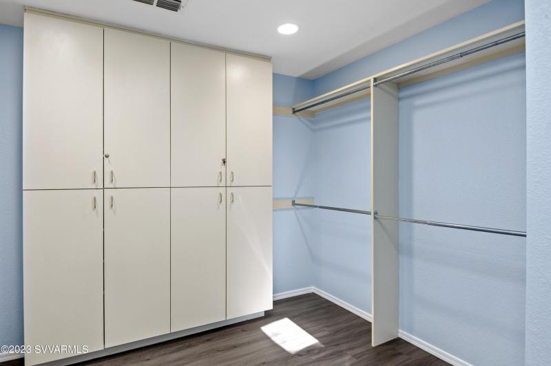 019_Primary Walk-In Closet!
