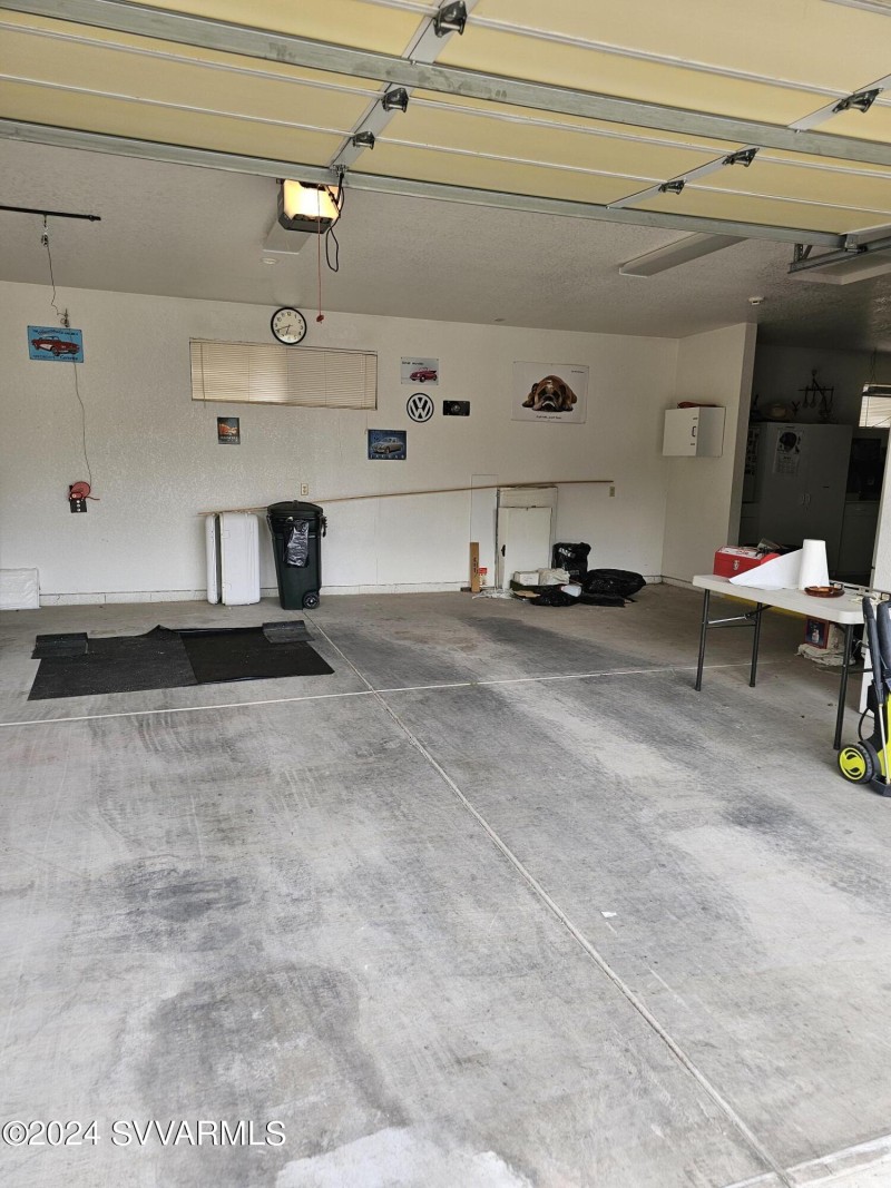 Detached Garage/bathroom