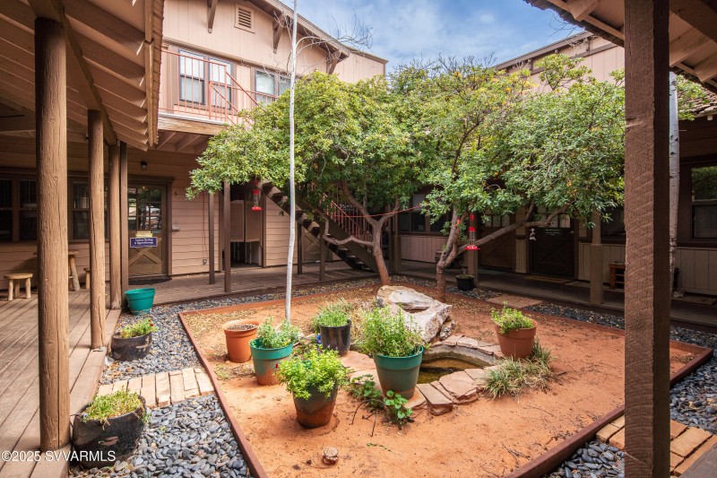 JL_2782SR89A-exteriors-13