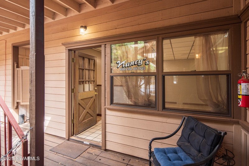 JL_2782SR89A-HairSalon-01