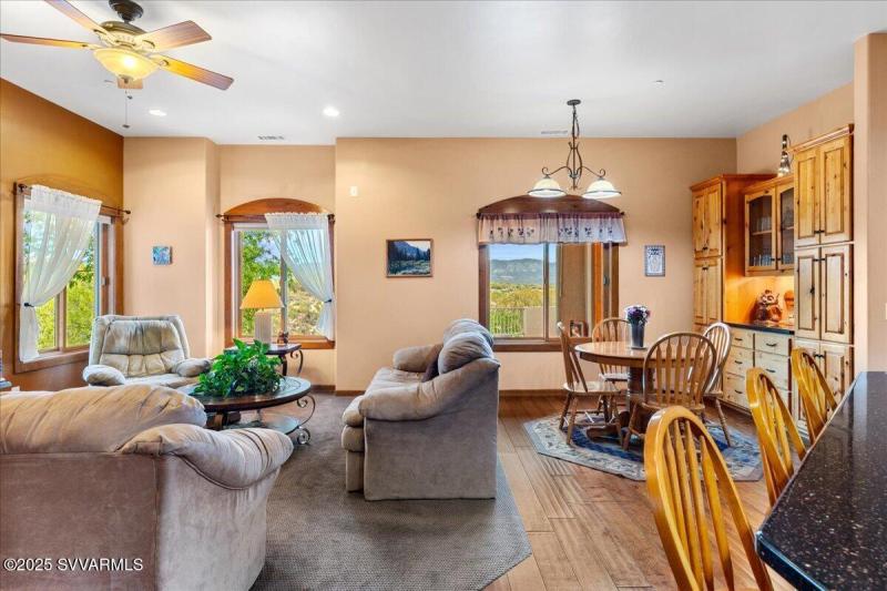 Family Rm & Eat In Area