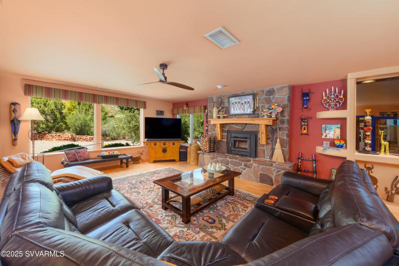 550 El Camino Rd-10
