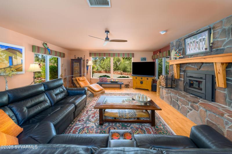 550 El Camino Rd-11