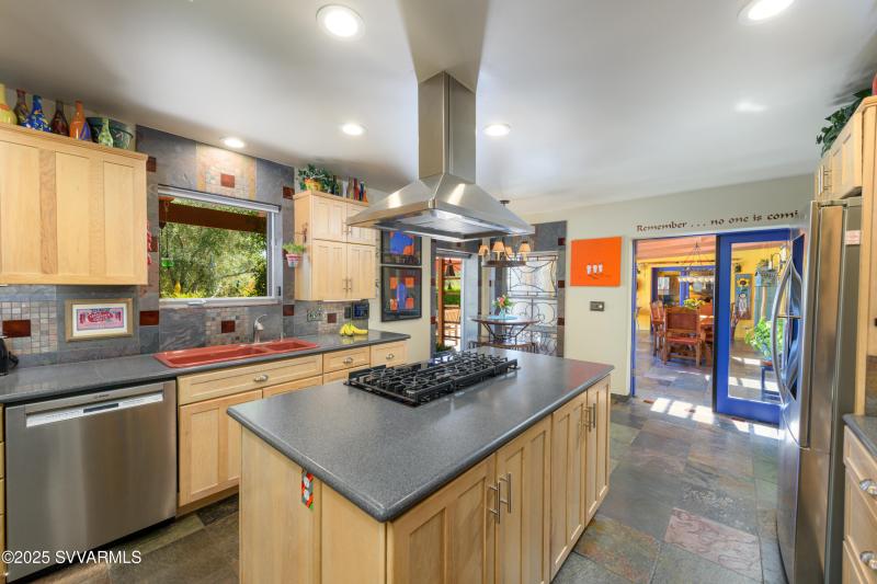 550 El Camino Rd-15