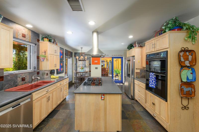 550 El Camino Rd-16