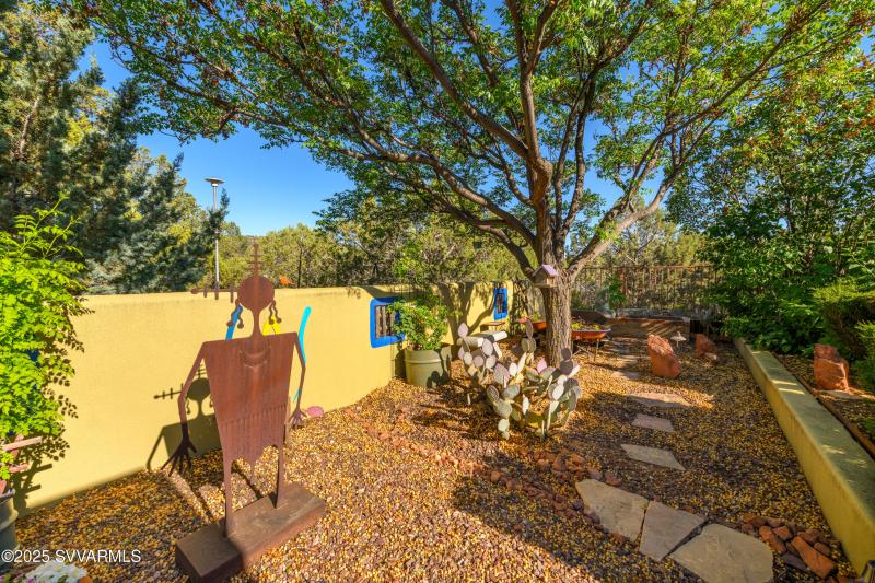 550 El Camino Rd-39