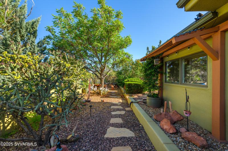 550 El Camino Rd-40