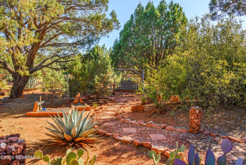 550 El Camino Rd-43