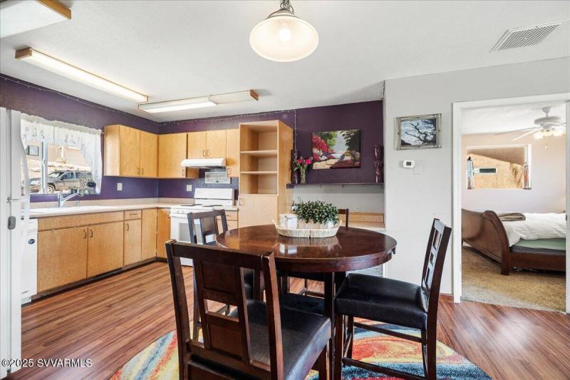 06-Dining & Kitchen