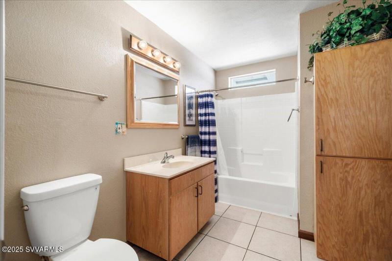 08-Bathroom
