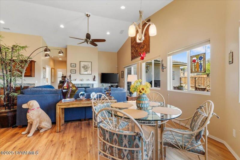 04-Breakfast Nook