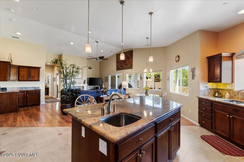 08-Kitchen