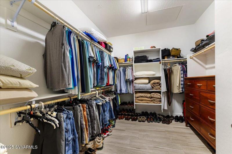 11-Closet