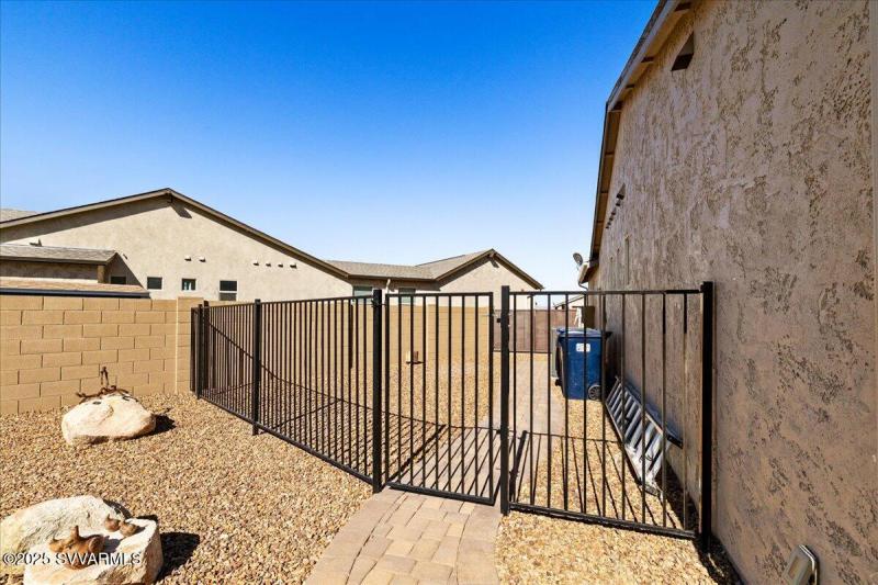 25-Backyard