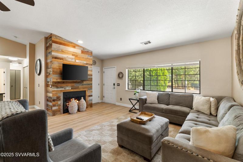002_Living Room