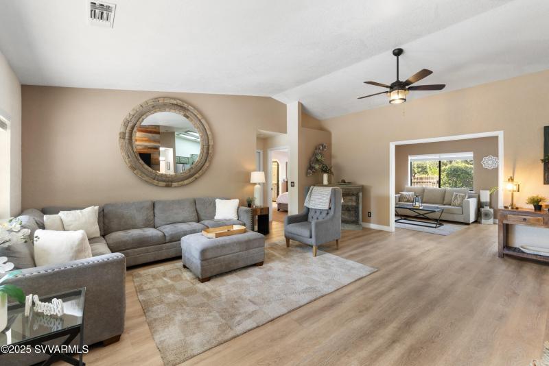 004_Living Room
