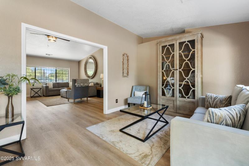 006_Family Room