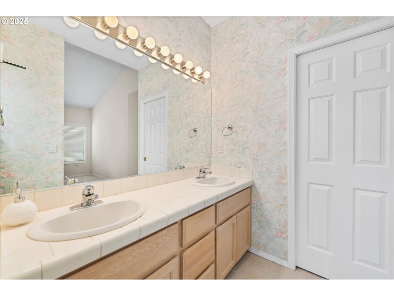 Owner's Suite Bathroom