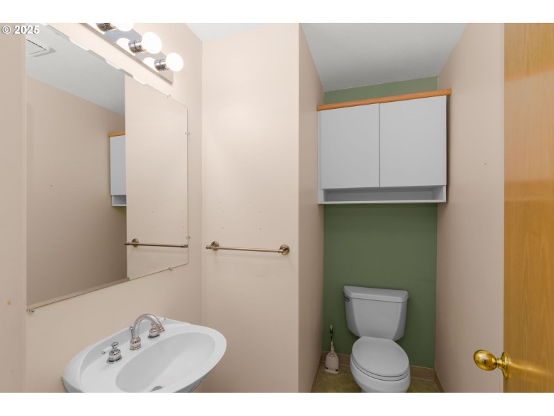 Bathroom, Attached