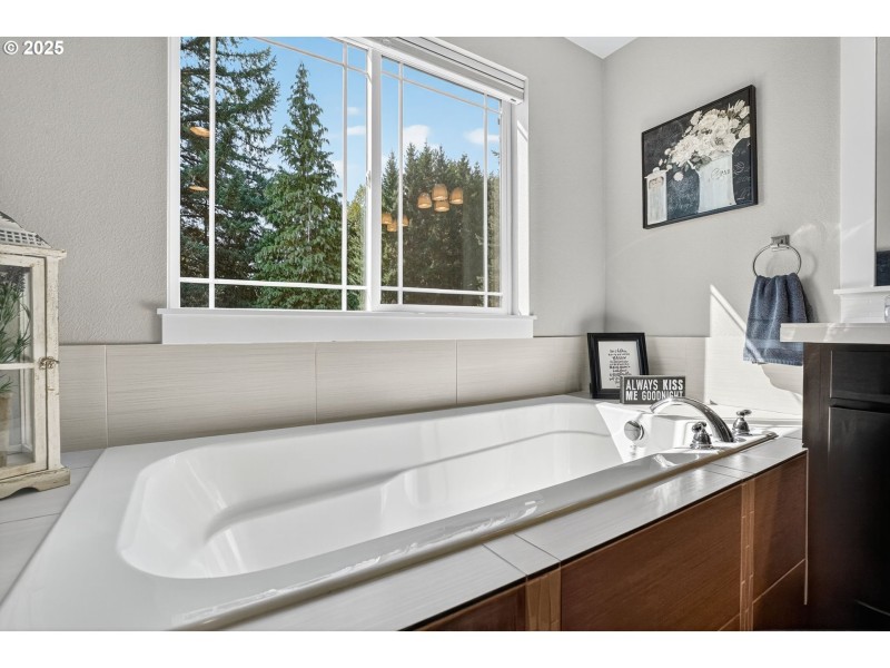 Owner's Suite Bathroom