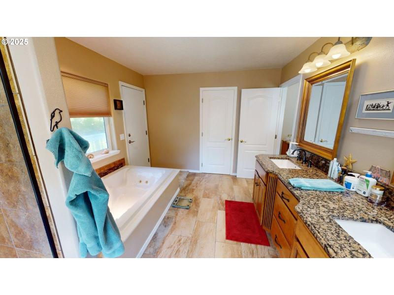 Owner's Suite Bathroom