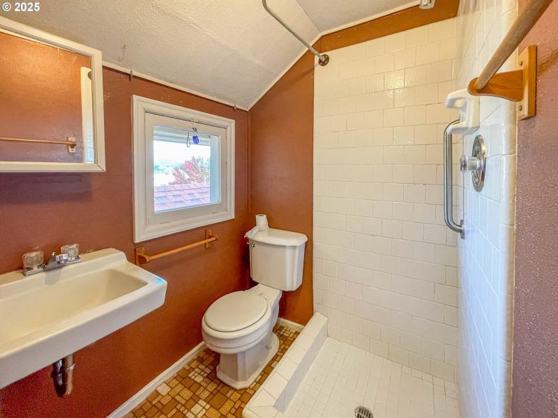 Bathroom, Attached
