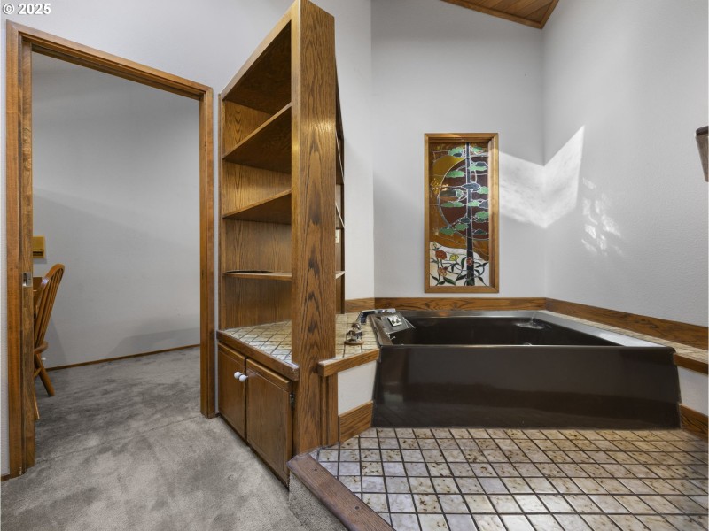 Owner's Suite Bathroom