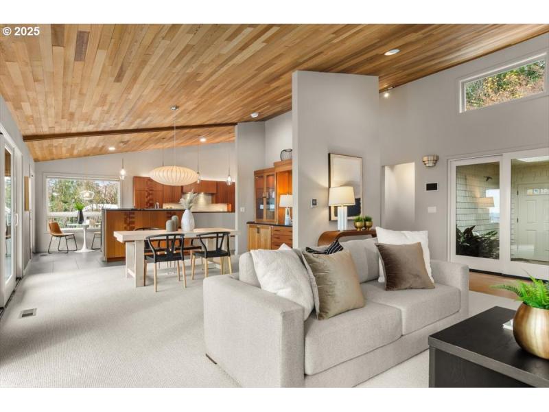 Living Room/Dining Room