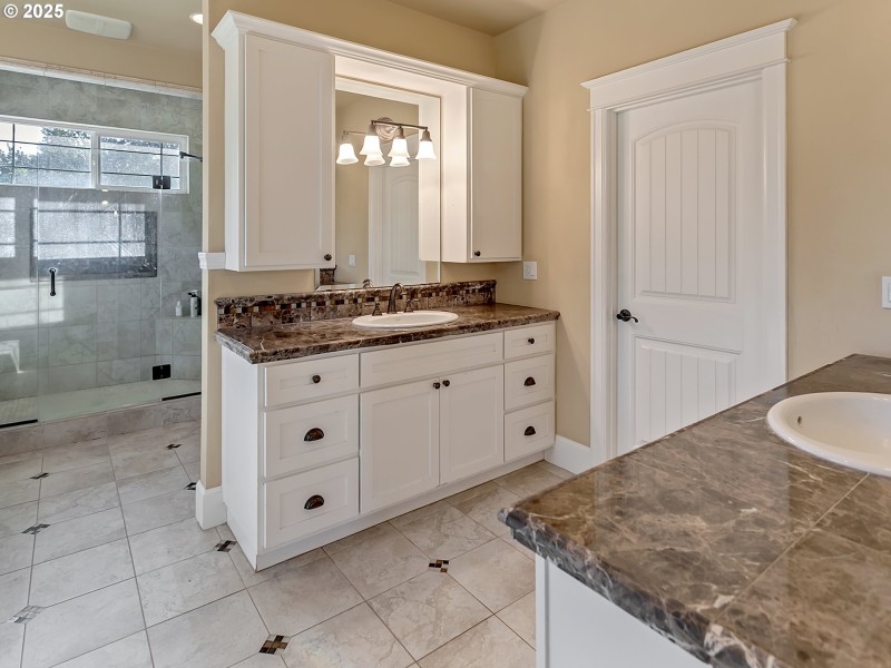 Owner's Suite Bathroom