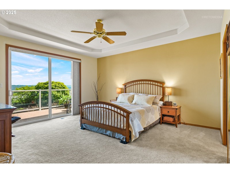 Bedroom, Primary