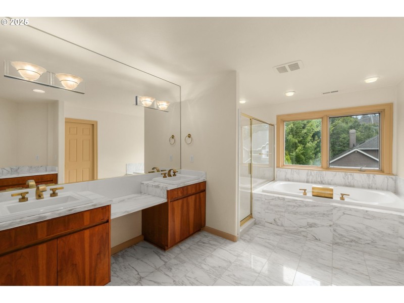 Owner's Suite Bathroom