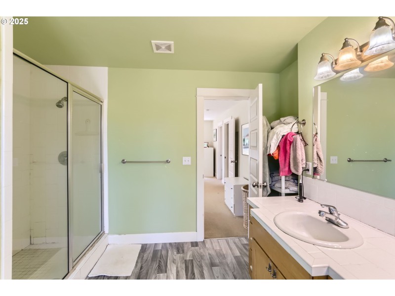 Bathroom, Attached