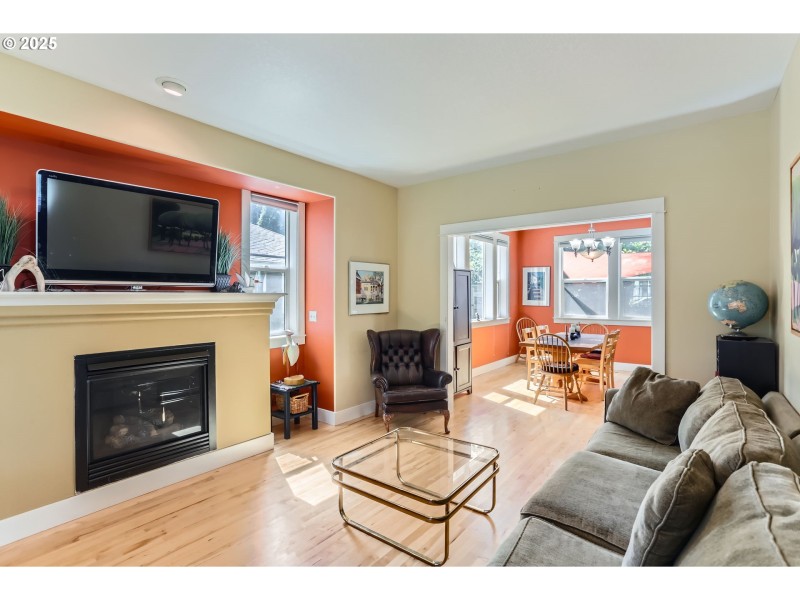Living Room/Dining Room