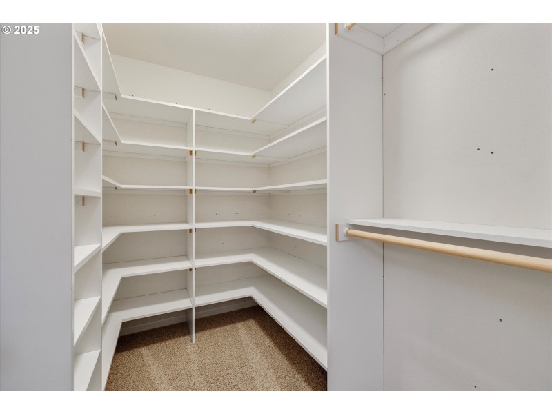 Bedroom, Primary
