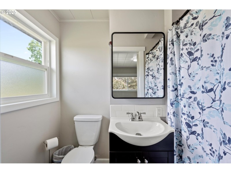 Bathroom, Attached