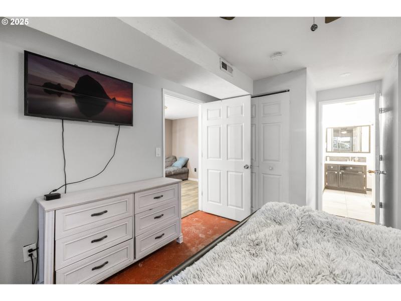 Bedroom, Owner's Suite