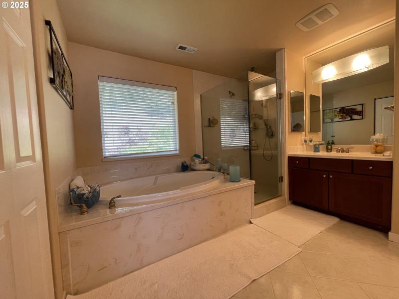 Bathroom, Attached