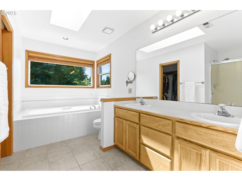 Owner's Suite Bathroom