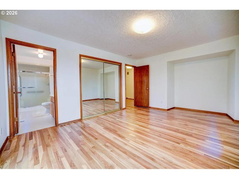 Bedroom, Owner's Suite