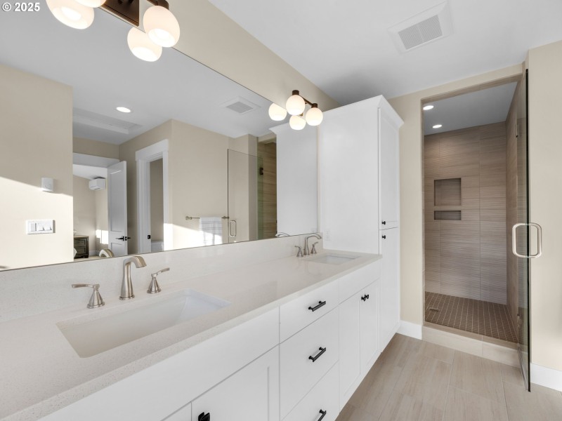 Owner's Suite Bathroom