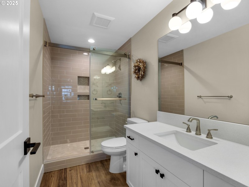 Bathroom, Attached