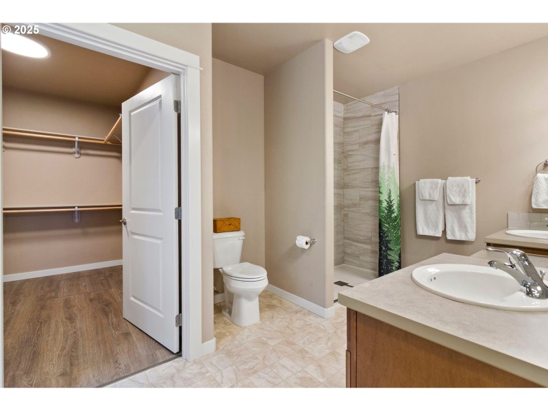 Owner's Suite Bathroom