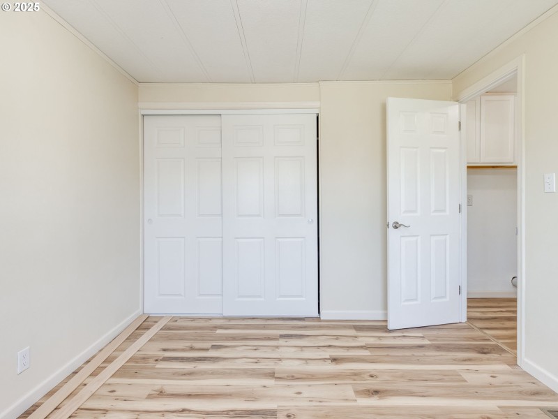 Bedroom, Primary