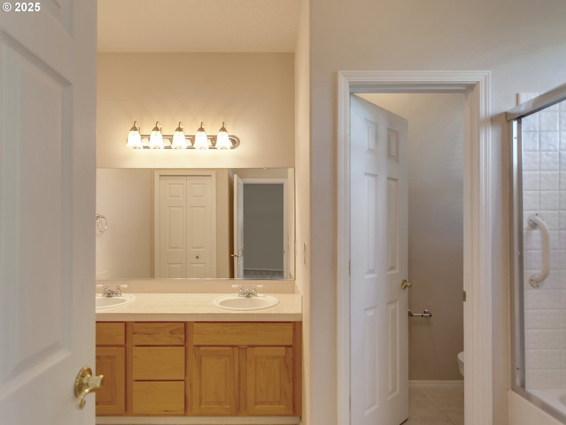 Bathroom, Attached