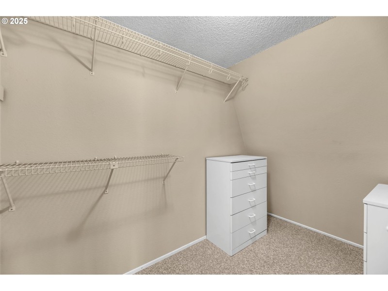 Bedroom, Primary