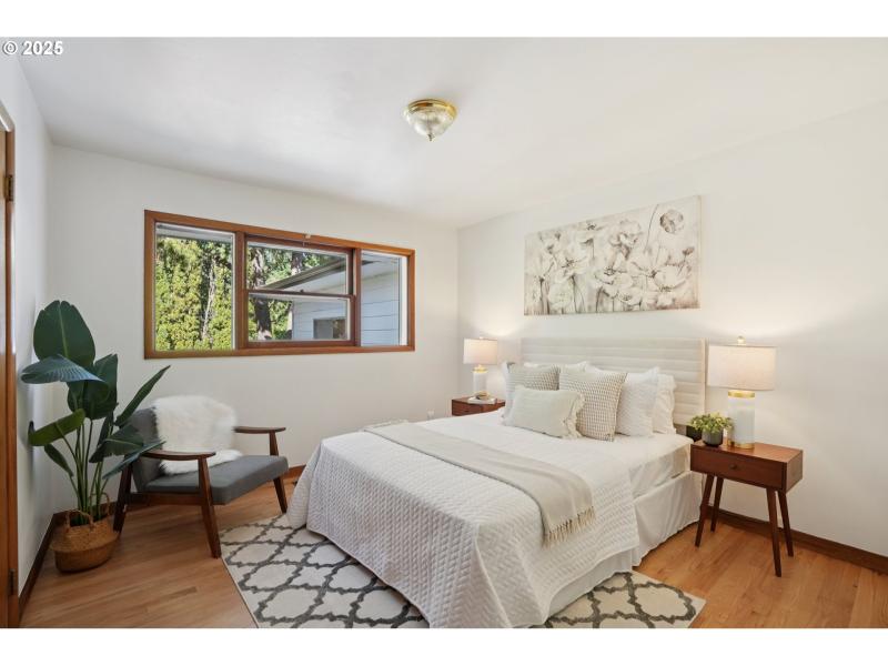 Bedroom, Primary
