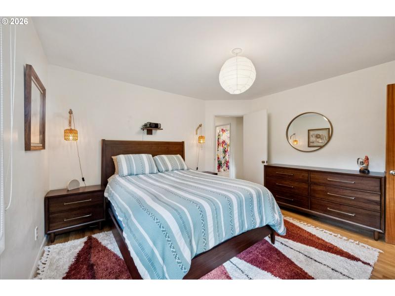 Bedroom, Primary